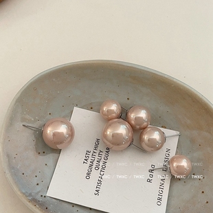 twxc韩国2022高级绝美淡粉色，贝壳珍珠简约日常拍婚纱银针耳钉