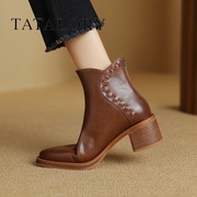 TATA LORY女鞋复古棕色尖头短靴女粗跟秋冬英伦真皮中跟马丁靴子