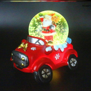 。圣诞节儿童礼物，男童平安夜圣诞老人汽车水晶球，妆面装饰品摆