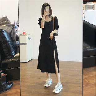 黑色连衣裙女2024夏季赫本风，气质方领开叉泡泡袖法式复古裙子