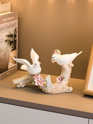 现代简约陶瓷小鸟摆件，家居客厅酒柜软装饰品，欧式房间桌面玄关摆件