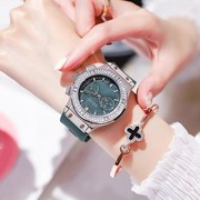 士手表个性韩版古欧表带女霸气，黑色大表盘手表时尚guou硅胶