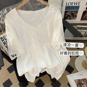 胖mm大码v领短袖T恤女夏季2023韩版宽松设计感小众半袖上衣潮