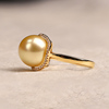 蒂梵花的形状天然金色南洋金珠，珍珠戒指经典轻奢18k金钻石(金钻石)