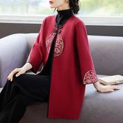 妈妈春秋中国风刺绣大码毛衣外套，50岁风衣红色，婚宴装中老年女礼服