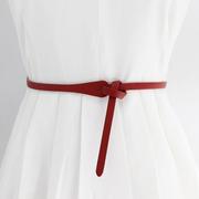 女式红腰带时尚简约百搭连衣裙，复古细窄pu皮带，打结配毛衣装饰系带