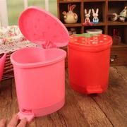 迷你桌面纸篓桶创意草莓家用脚踏式翻盖塑料垃圾桶小车卧室收纳桶
