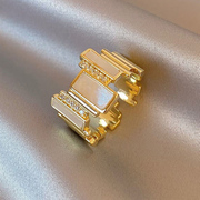 金色贝壳锆石戒指女小众设计高级感食指戒复古时尚个性冷淡风指环
