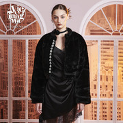VictoriaWang钻链装饰短款黑色加厚保暖气质名媛风毛毛外套