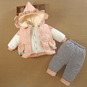 0一1岁女宝宝秋冬装，分体款婴儿服袄外出外套，童加厚棉衣三件套装季