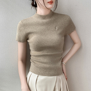 圆领短袖针织衫女2024秋冬刺绣，设计感纯色，正肩西装内搭打底衫