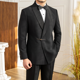 鹿三先生婚礼宴会主持青果，领通勤黑色西服时尚，搭扣修身西装外套男