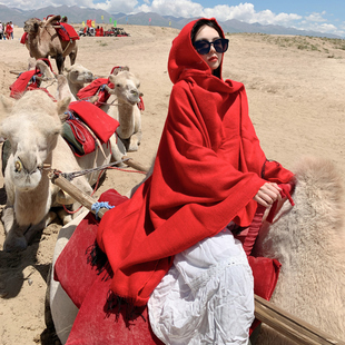 新疆沙漠旅游穿搭拍照红色斗篷，披肩外套女民族风带帽保暖围巾外搭