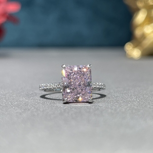 冰花切3克拉培育高碳钻戒，s925纯银满钻镶嵌粉色长方钻戒指高级感