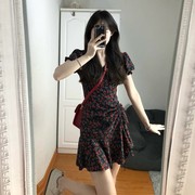 日本sly黑色碎花连衣裙夏2024小个子法式v领收腰显瘦短裙