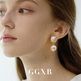 GGXR 欧美m字母珍珠钻石耳钉气质个性时髦耳钉耳饰耳夹无耳洞