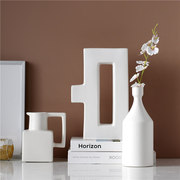 现代白色简约花瓶摆设民宿书柜软装饰品抽象创意陶瓷工艺品摆