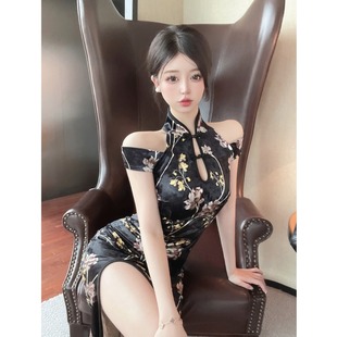 新中式旗袍改良2024年夏季性感女主播上镜气质显瘦露肩连衣裙