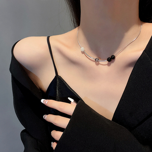 钛钢项链女黑色玉髓珠子锁骨，链夏季高级感冷淡风毛衣链2021年