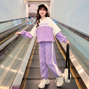 南级人童装女童秋季拼色连帽，套装红黄蓝儿童装吧啦