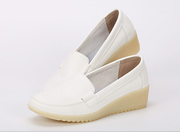 护士鞋白色气垫坡跟春季舒适单鞋防滑妈妈鞋大码软底平底孕妇鞋