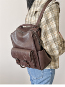 小众休闲双肩包大容量，背包学院风女学生上课书包通勤包包咖啡色包