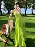 夏日多巴胺海边度假深v连衣裙绿色吊带及踝长裙三亚显瘦沙滩裙女