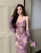 大码高级感连衣裙气质轻熟风女装性感开叉，女人味紫色吊带裙两件套