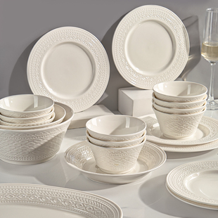 纯白釉下彩浮雕碗碟，套装家用2024碗盘筷轻奢，餐具陶瓷乔迁碗具