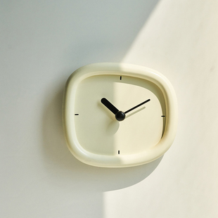 莫语家用装饰时钟挂饰，ins北欧简约风，墙壁挂钟不规则个性钟表