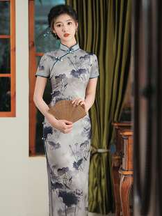 水墨旗袍长款2024年妈妈，优雅修身春季连衣裙复古老上海中国风