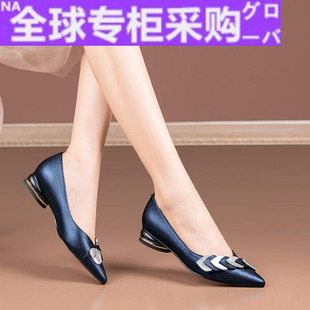 日本真皮浅口平跟单鞋女平底尖头，2022春秋季休闲低跟大码女鞋
