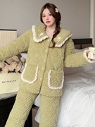 冬季睡衣女款加厚保暖珊瑚绒，三层夹棉袄绿色花朵冬季法兰绒家居服
