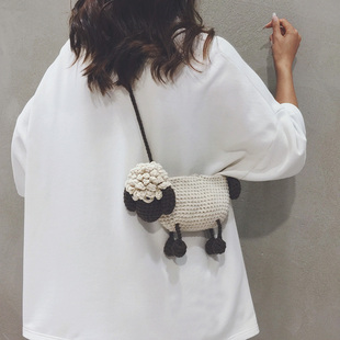 可爱小羊手工编织毛线针织包包，女2024小众斜挎小包儿童零钱包