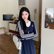 MM谢谢家大码女装条纹撞色外套女秋季外搭修身运动风短款长袖套装