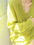春季v领荧光绿马海毛毛衣女宽松慵懒风氛围感高级超好看针织上衣