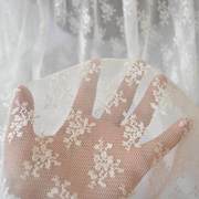 蓝色蕾丝布婚礼布背景(布背景)布纱网雪纺，布料黄色白色系(白色系)白纱雷丝巾(雷丝巾)彩色桌
