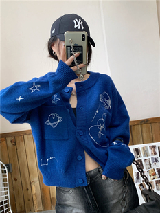 刺绣设计感宝蓝色毛衣，外套女北极绒宽松宇宙，针织开衫2022秋季