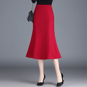 红色修身鱼尾裙女夏季2024优雅包臀半身裙，中长通勤高腰一步裙