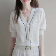 白色中袖针织衫女薄款金属纽扣横条肌理短袖假口袋小香风针织开衫