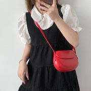 红色包包女2023夏复古马鞍包小众设计简约手机包单肩斜跨小包