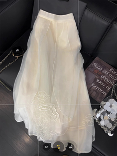 新中式重工刺绣半身裙女白色仙气温柔风2024年百搭中长款伞裙