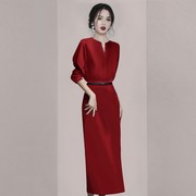 知性ol气质显瘦长裙高级感2024年春装女装，红色系带收腰连衣裙