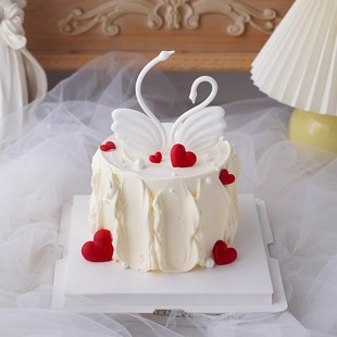情人节唯美蛋糕装饰品，黑白天鹅摆件女神，生日网红小天鹅爱情鸟插件