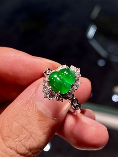 天然A货翡翠老坑冰种阳绿辣绿葫芦戒面镶嵌钻石18k金戒指