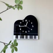 卡通创意黑色钢琴装饰挂墙钟表客厅音乐室琴房静音个性时钟挂钟饰