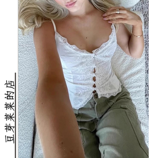 性感辣妹v领纽扣吊带背心短上衣女夏修身白色亮面刺绣蕾丝打底衫