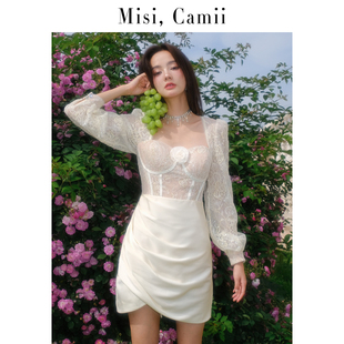 Misi Camii玫瑰抹胸收腰抽褶连衣裙蕾丝法式方领高腰长袖包臀短裙