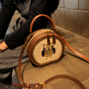 香港品牌包包女士2024流行质感手提单肩小包包斜跨真皮小圆包