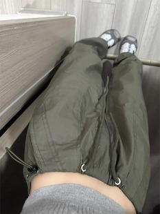 美式军绿色工装裤女大码胖mm设计感宽松显瘦梨形身材休闲阔腿裤子
